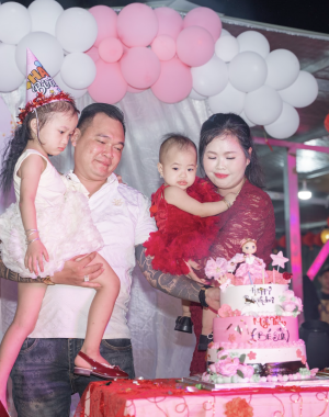 Khách sinh nhật bé Sữa